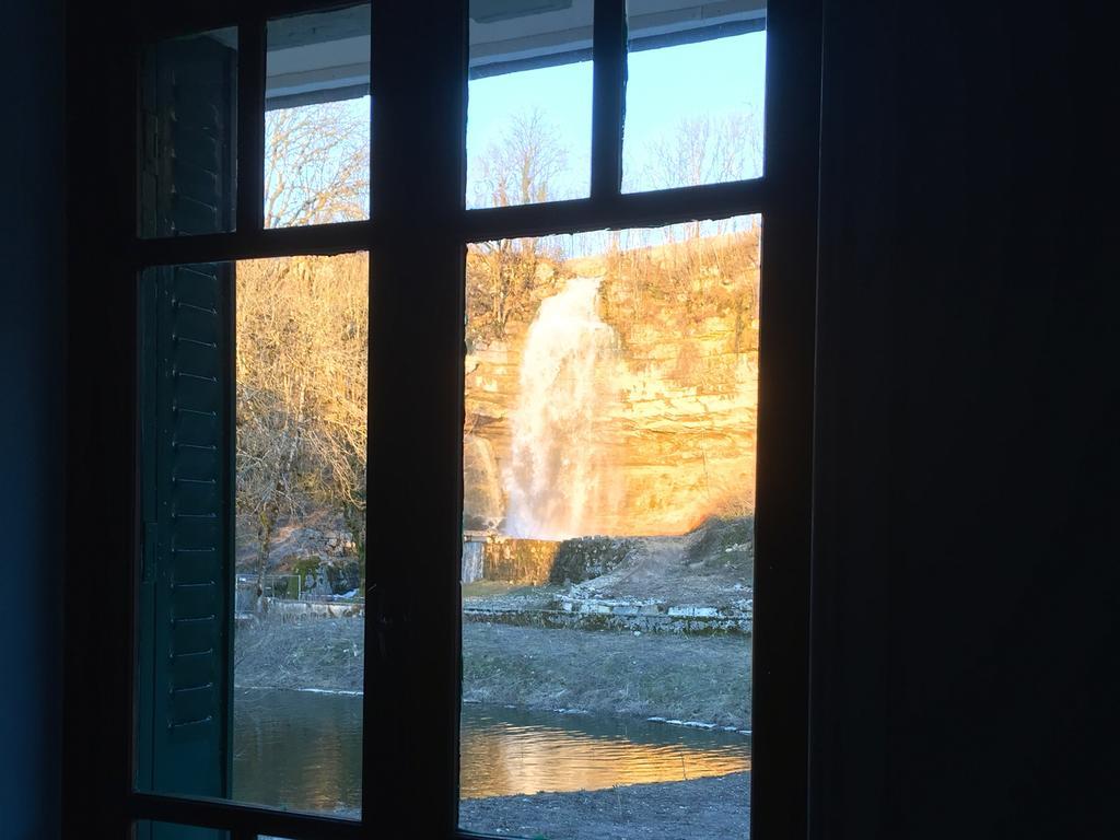 Au Moulin Des Fees - Maison D'Hotes Cascades Du Herisson Bonlieu Екстериор снимка