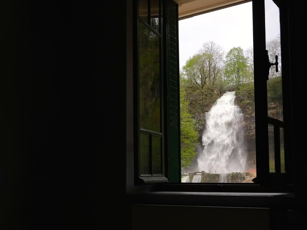 Au Moulin Des Fees - Maison D'Hotes Cascades Du Herisson Bonlieu Стая снимка